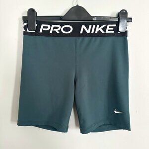 Nike Pro Shorts 5” - Girls XL Deep Jungle/Green